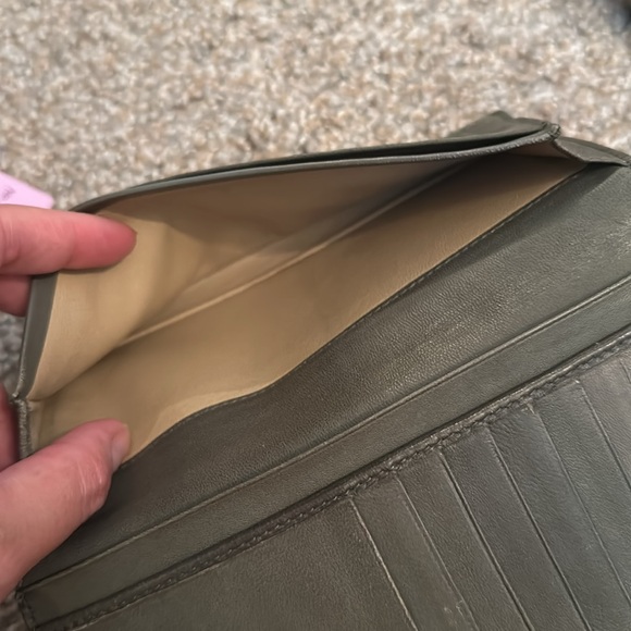 GUC Bottega Veneta Vintage Leather Wallet - Picture 8 of 13
